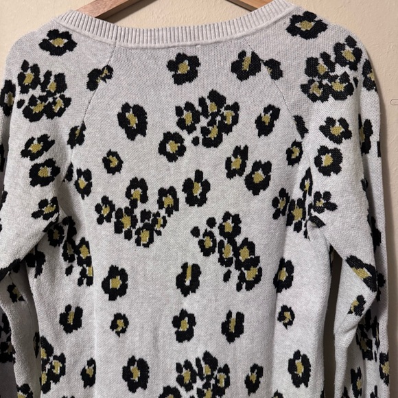 Cabi Mod style floral print cardigan Size Small - Picture 7 of 9